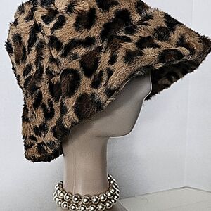 Stylish Leopard Print Faux Fur Bucket Hat
